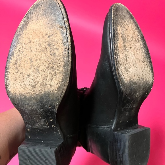 Frye Diana studded ankle boots black leather women’s 9b Rare - Picture 6 of 10
